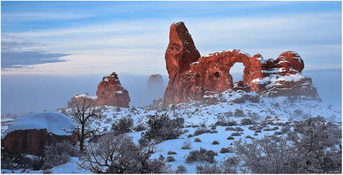 Turret Arch by Fog and Snow