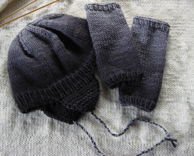 Commission: hat and armsocks