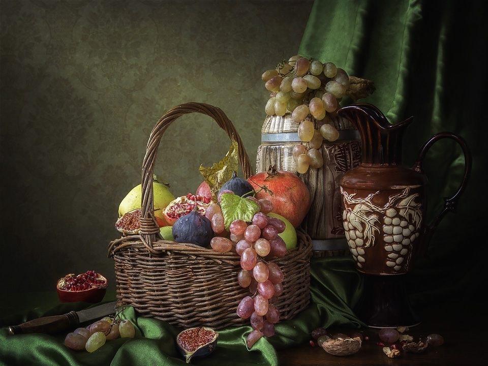 Still life with autumn fruits