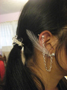 Whitefeather_earcuff