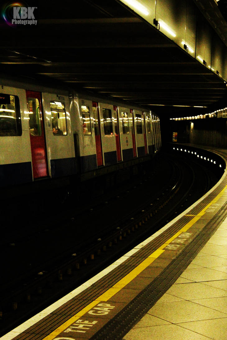 London Underground by KirstysCakes