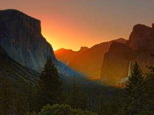 Tunnel View