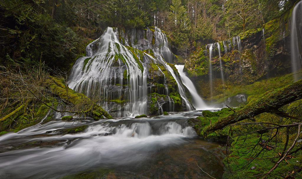 Panther Creek Falls by coulombic