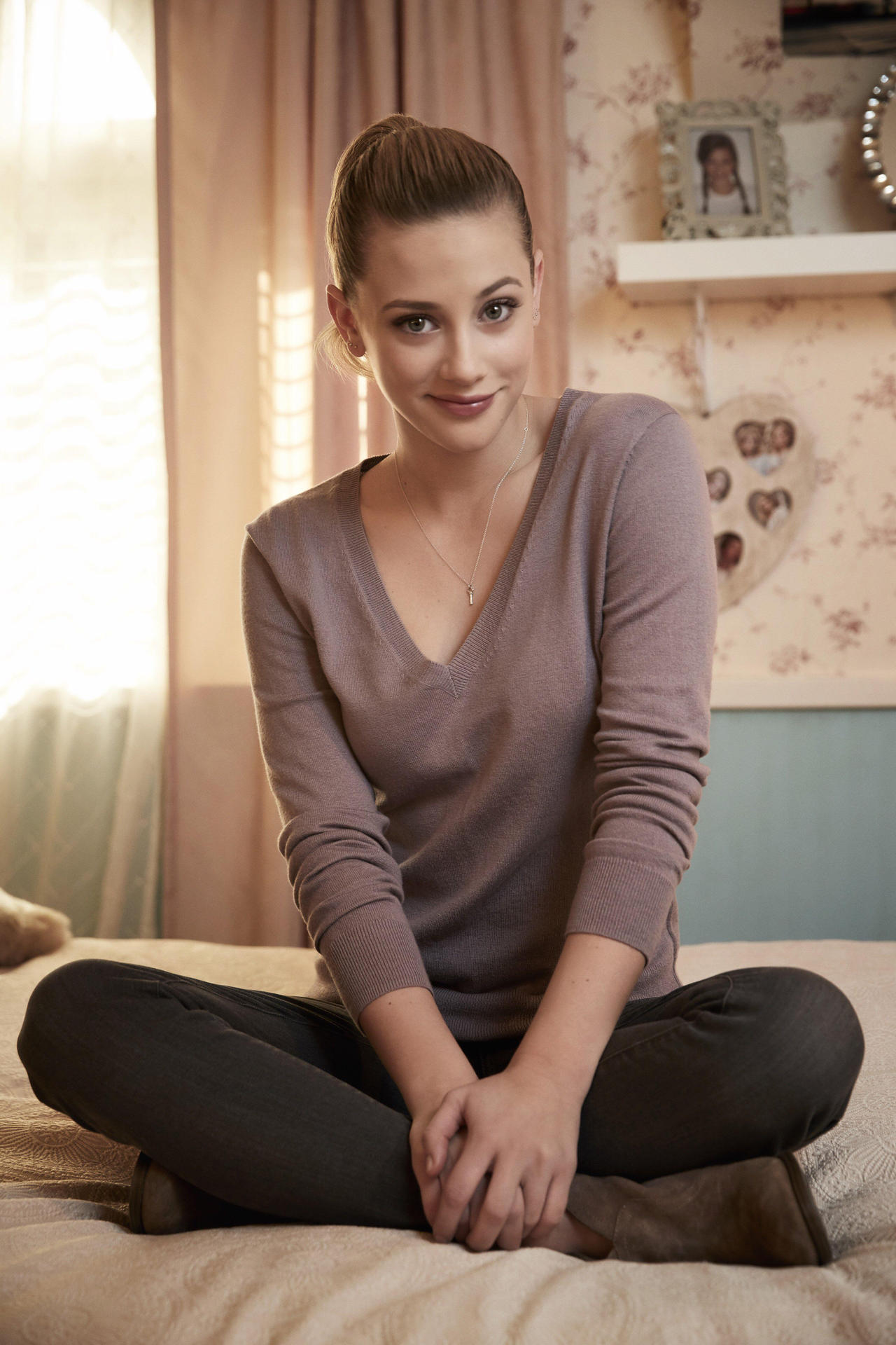 Riverdale Betty Cooper 3 by FavoriteThings on DeviantArt