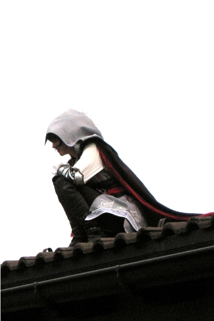 Elo Auditore on roof