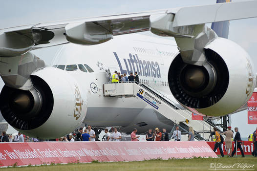 2011-47 Lufthansa and Emirates