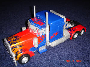 T2 Optimus Prime Vehicle Mode