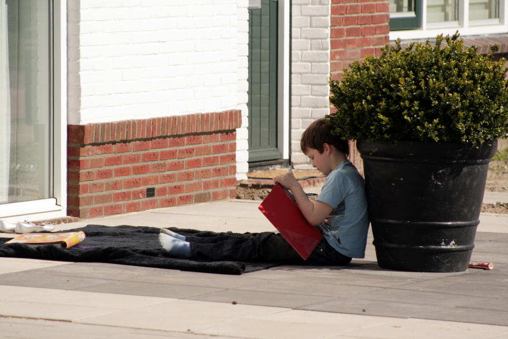 Studying in the shadow by Skaninchen on DeviantArt