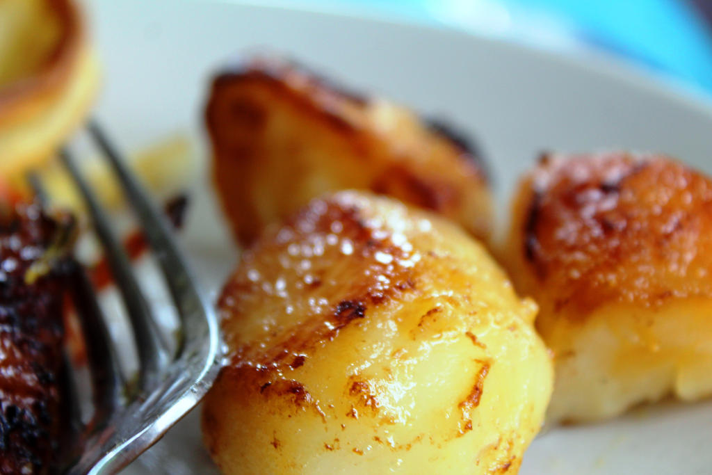 Roast Potatoes by i-can-talk Roast Potatoes by i-can-talk