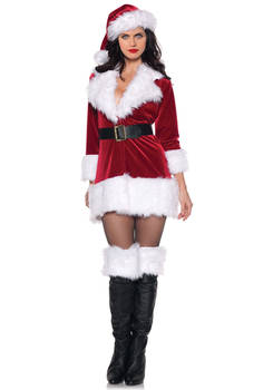 Alexandra Daddario - Mrs Claus - I