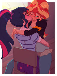 Sunset Shimmer and Sci-Twi kiss