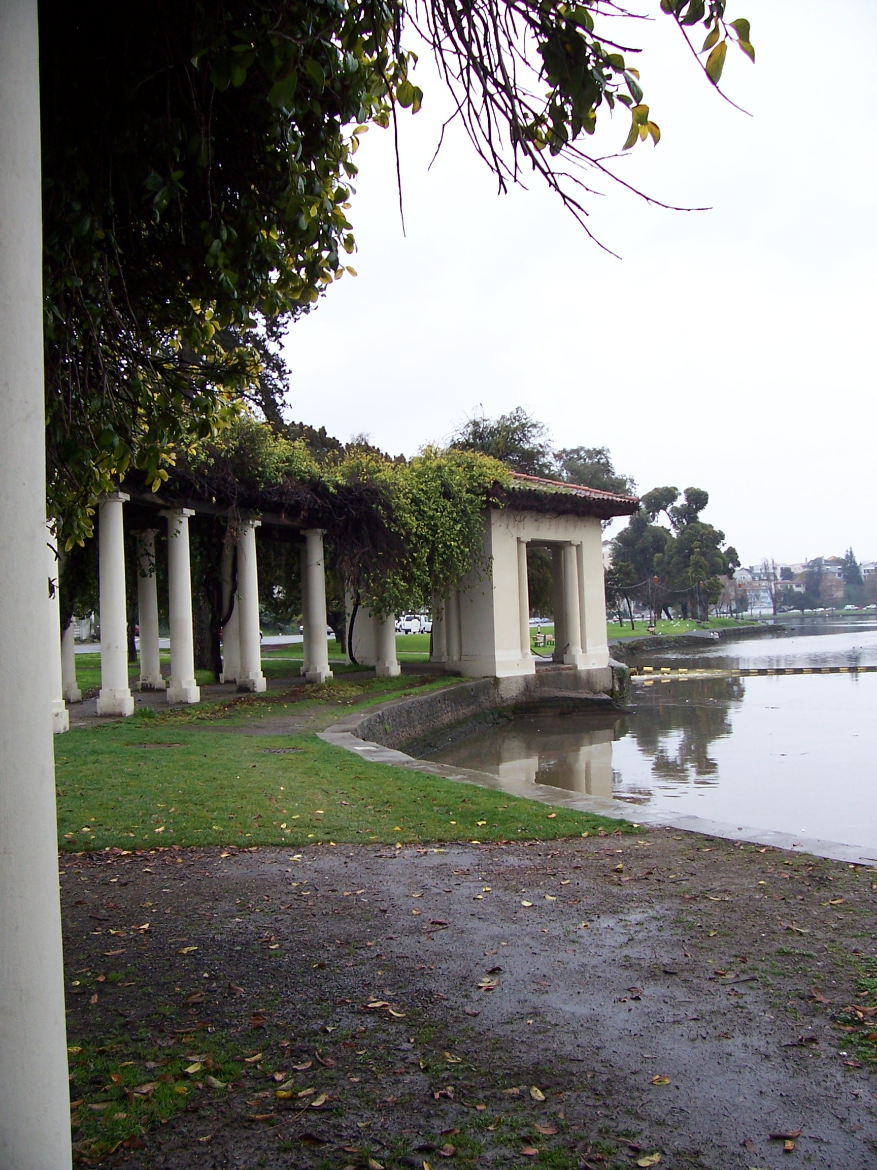 Oaklands Lake Merrit