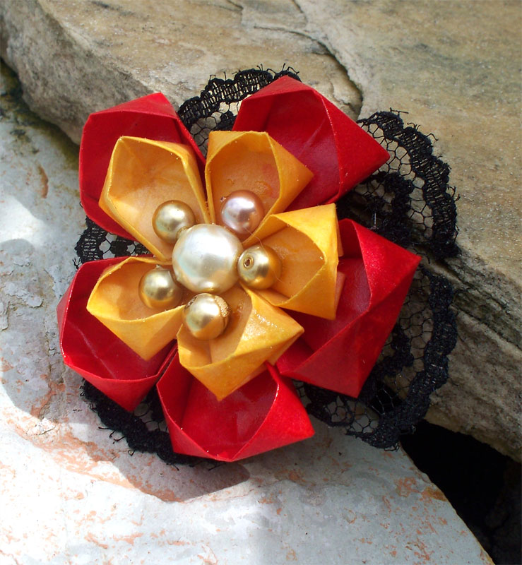 Red and Gold Ume Kanzashi by tiranaki