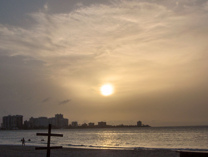 Isla Verde Sunset by tiranaki
