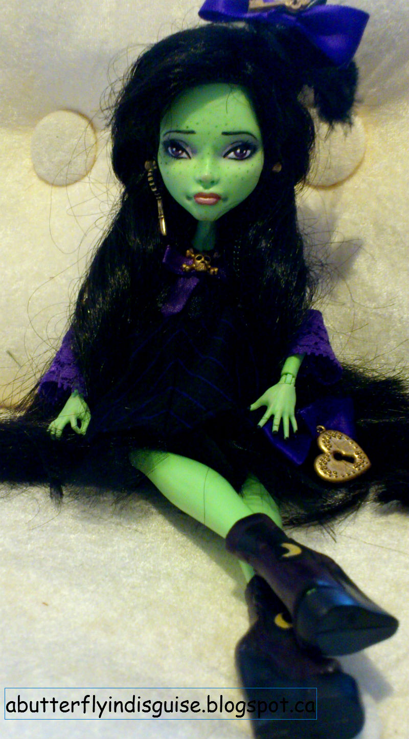 OAK MH Doll Wicca