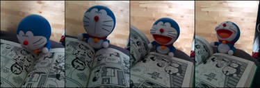 Doraemon reads Doraemon