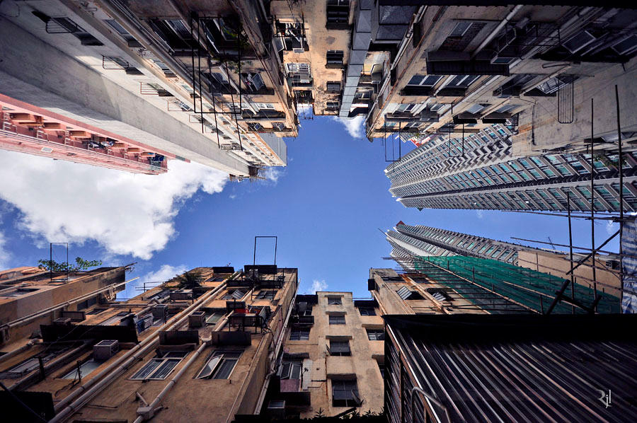 Мир снизу. Небоскреб Гонконга скайскрепер. Вид с высокого здания. Небоскреб вид сверху. Вид с небоскреба вниз.