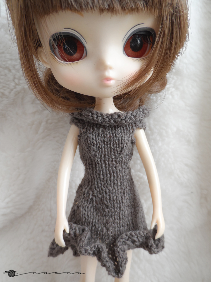 Hand knit wavy dress for Yeolume