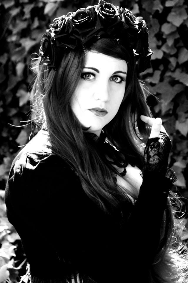 Gothic Roses by KelpiePoison on DeviantArt