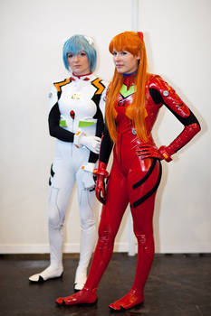 Evangelion 2.0 - Asuka and Rei