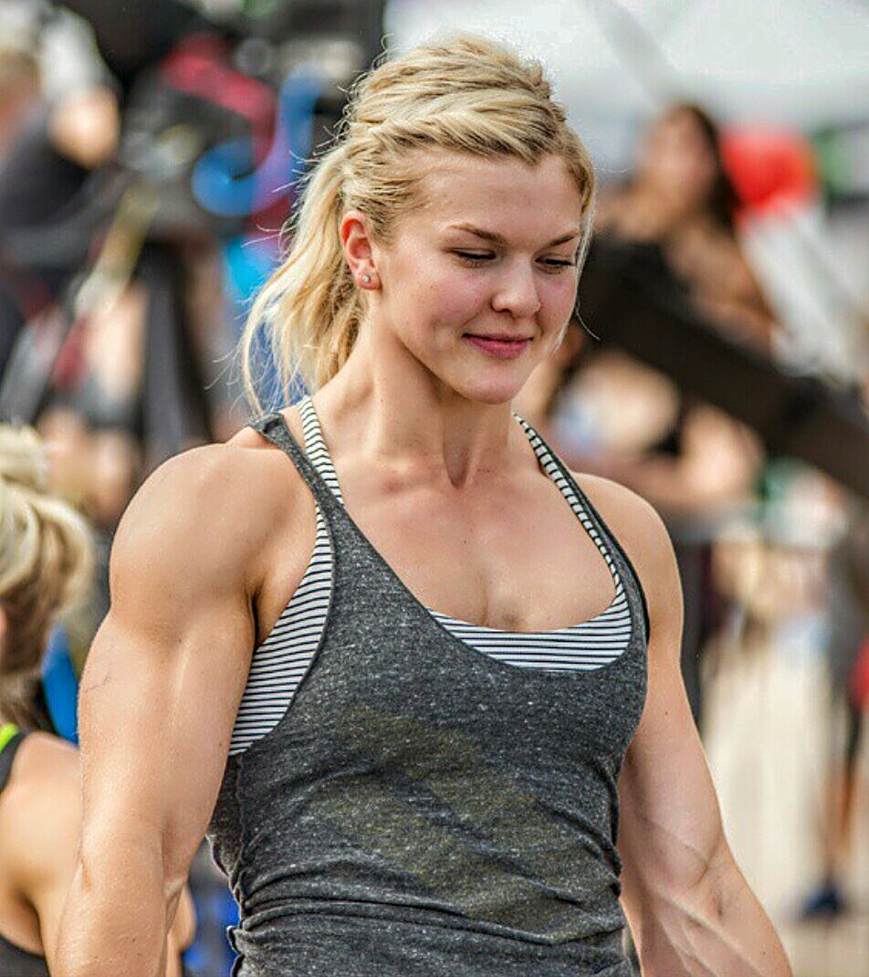 View2see Deviantart Brooke Ence Sculpted Arms by view2see on DeviantArt