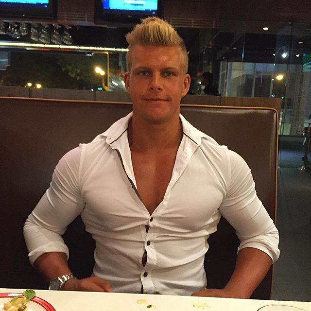 Luke Sutton Pre Tight Roid Pecs by roidedmusclefan on DeviantArt