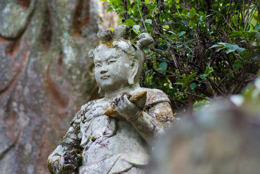 Statue: Mt Hachiman: 09