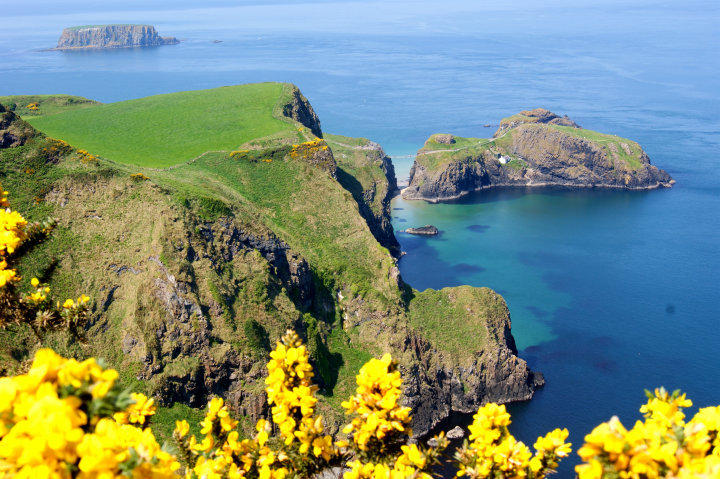 Carrick-A-Rede Rope Bridge by febreizhphoto