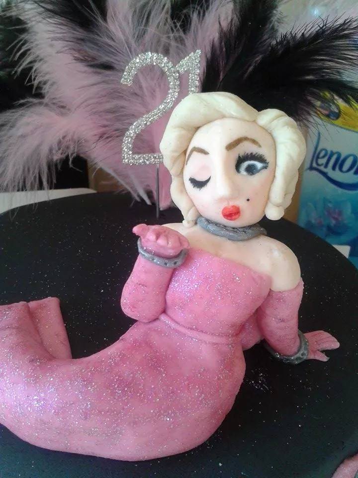 Marilyn Monroe Cake 3