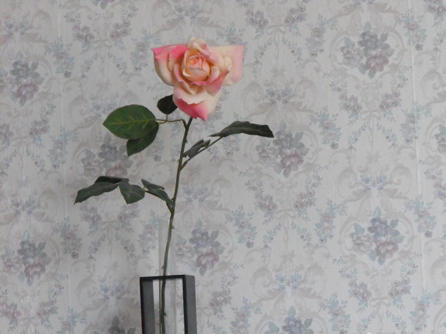 flower and vintage wallpaper by laurengee