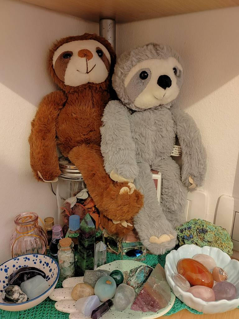 Sloths and crystals by BlackMould87 on DeviantArt