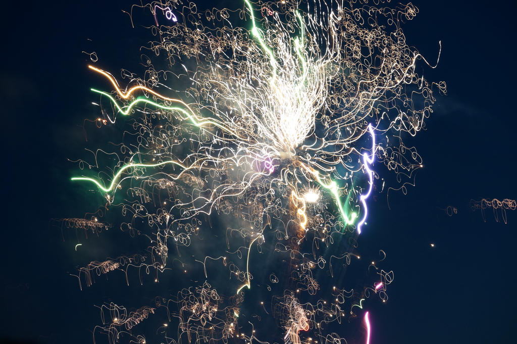 Distorted Fireworks 007