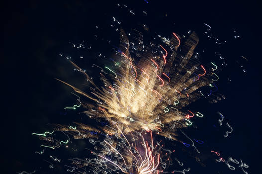 Distorted Fireworks 008