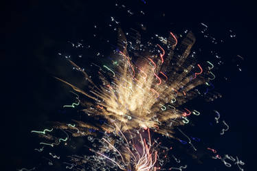 Distorted Fireworks 008