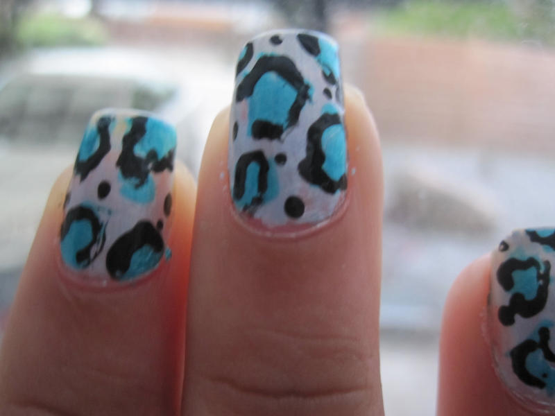 ice leopard nail art