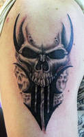 skull w tribal