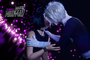 Danny and Sam kissing cosplay by KoujiAlone