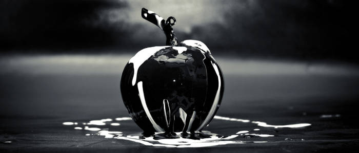 Tasha Gerrard | Beautiful apple glass creative art