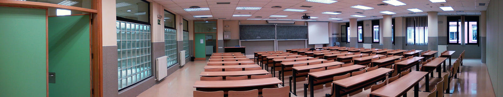 UPM University classroom 1 - Panorama