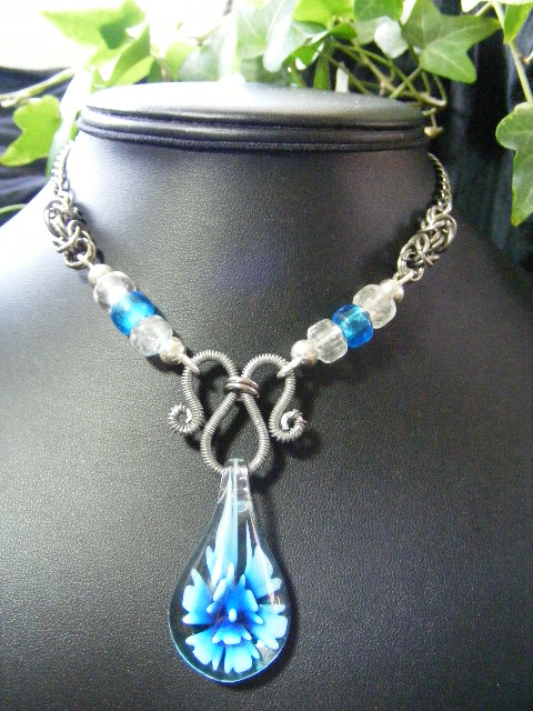 blue lampwork wire necklace