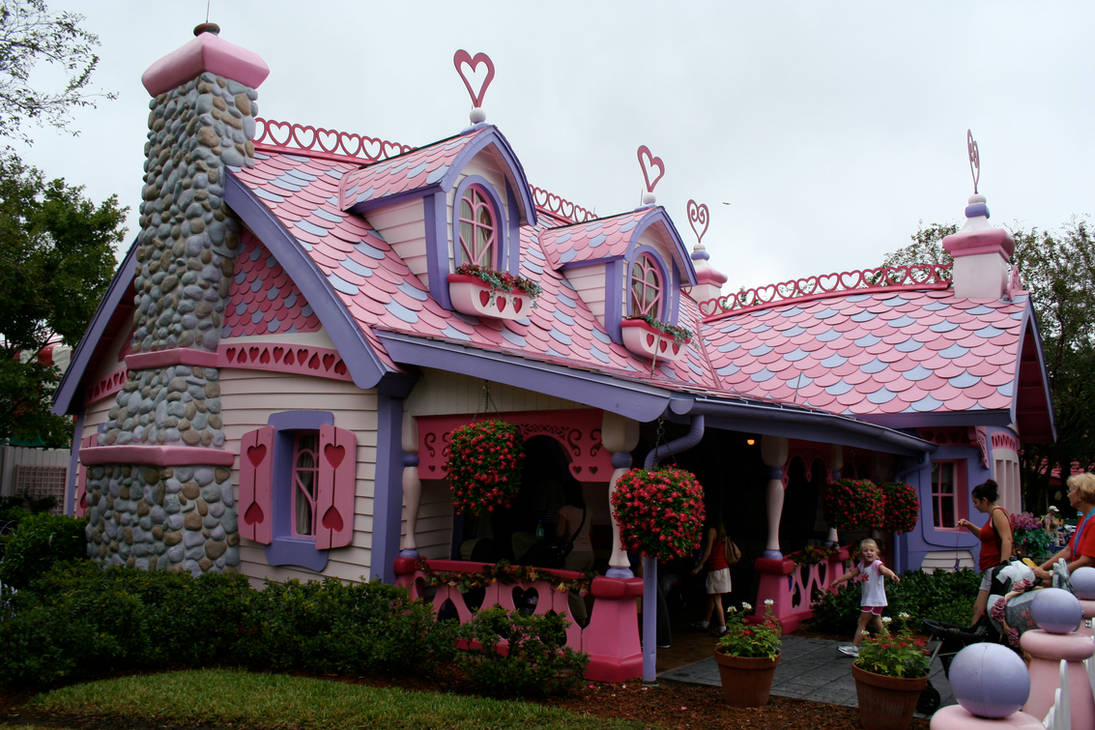 Красивые розовые дома. Дом Минни Маус Диснейленд. Домик Минни Маус. Розовый дом. Розовый домик.