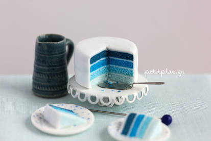 Miniature Cake - Shades of Blue