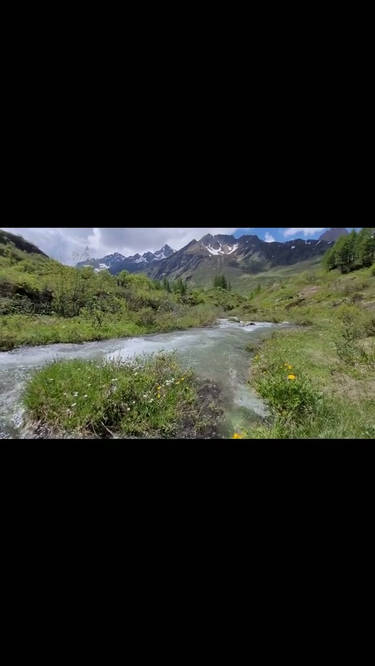 Ruscello di montagna 