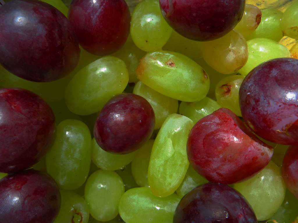 Two-coloured grapes.
