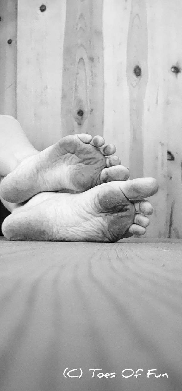 ToesOfFun-DirtyFeet BWVidSlideshow by ToesOfFun