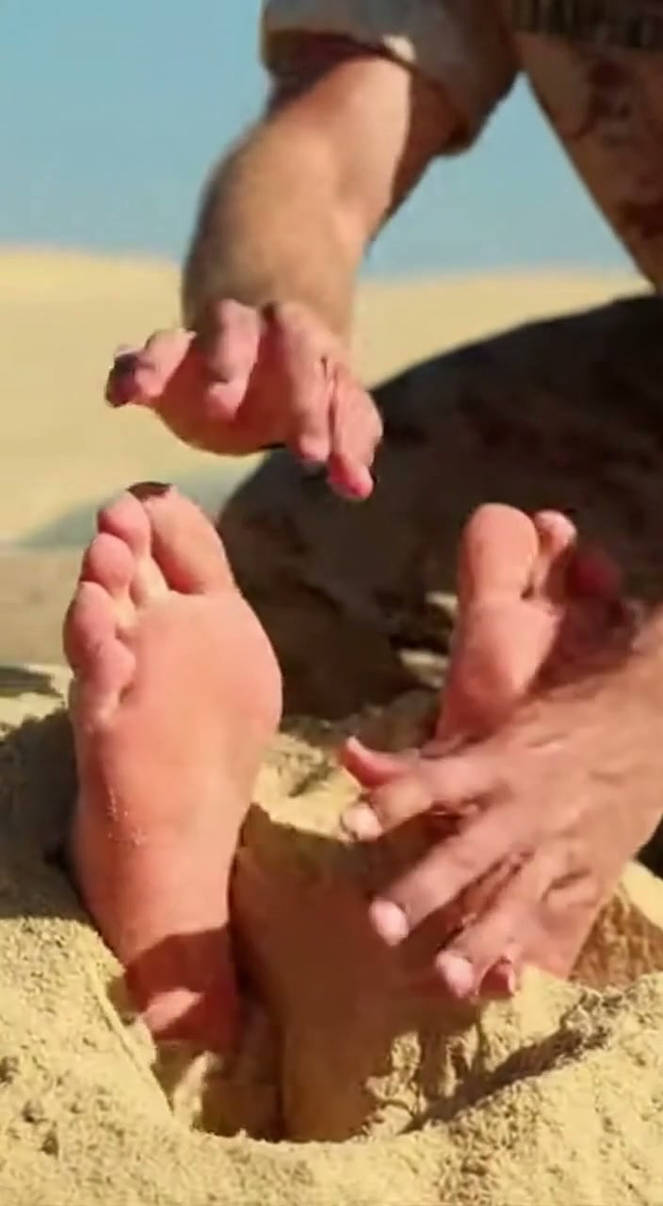 Tickles in the sand by jman1978 on DeviantArt
