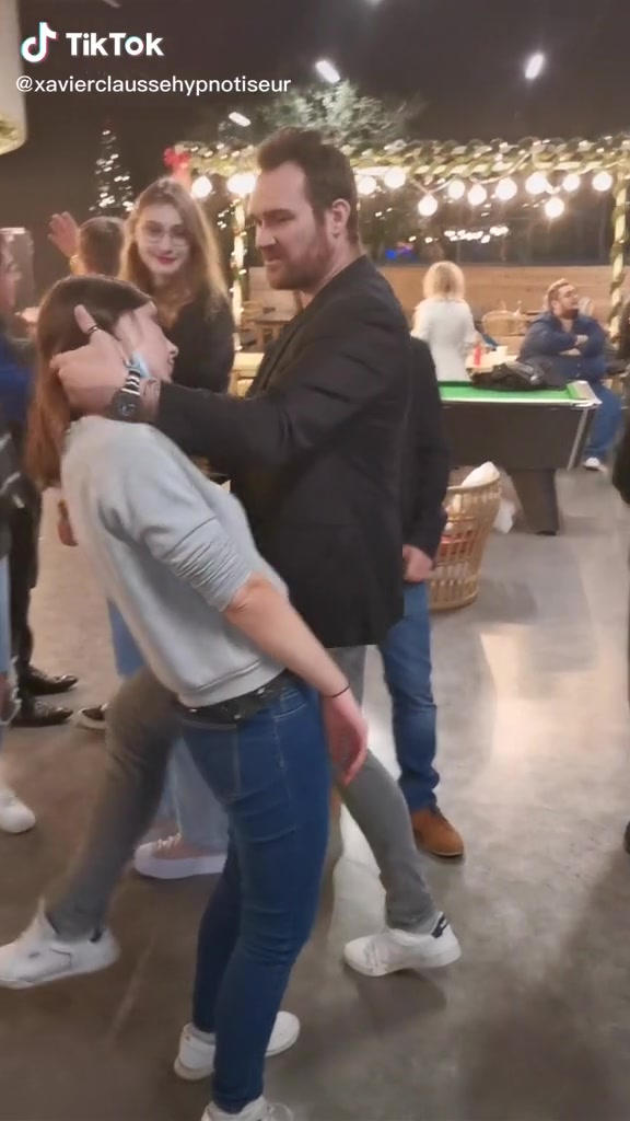 French hypnotized amazing eye fluttering by HypnoRaven on