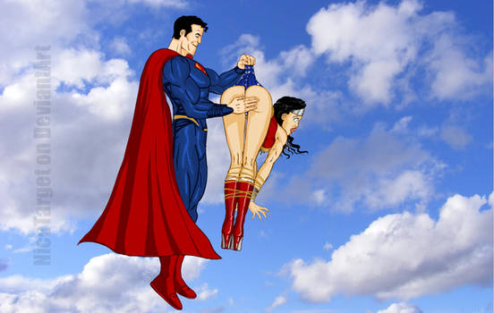 Superman gives spanked to Wonder Woman