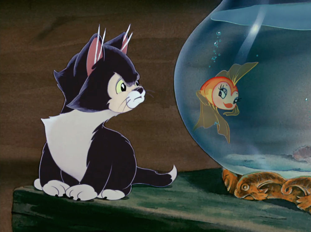 Дисней про кота. Пиноккио (Дисней) Фигаро. Пиноккио Дисней рыбка. Котенок Фигаро Дисней.