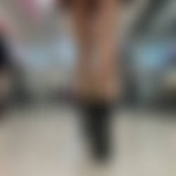 VIDEO - Public Latex - Shopping Mall - Read Notes